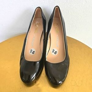 Mootsies Tootsies Women’s Black Patent Leather Wedge Size 9.5 🌴